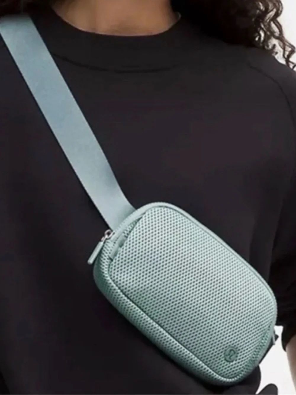 Lululemon Athletica Crater Blue Mesh Belt Bag - Picture 1 of 8